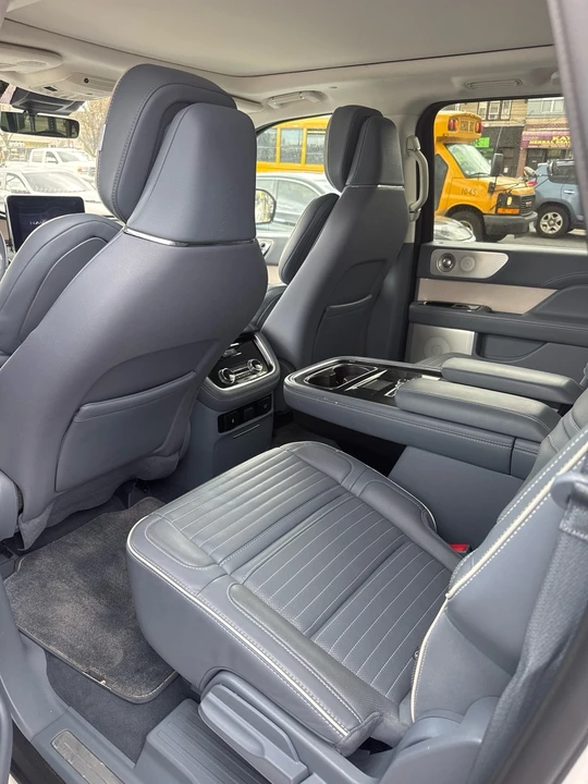 2018 Lincoln Navigator 4th Gen - Image 10 of 18