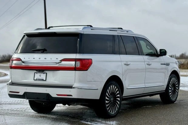 2018 Lincoln Navigator 4th Gen - Image 2 of 8
