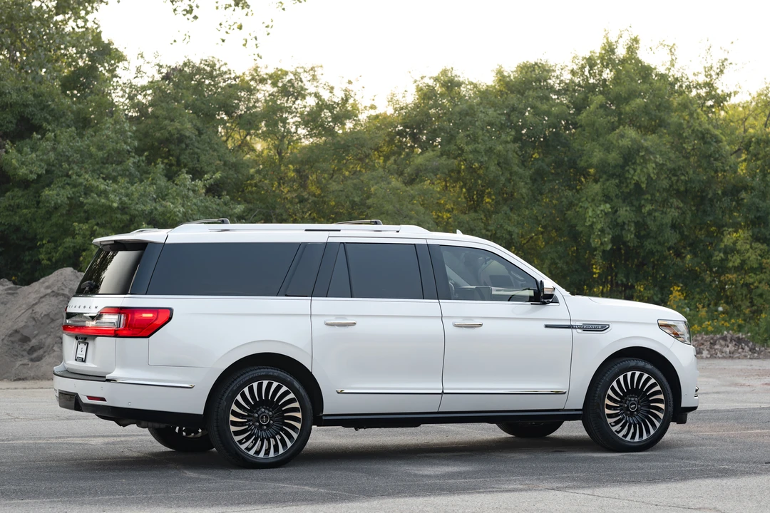 2018 Lincoln Navigator 4th Gen - Image 16 of 31