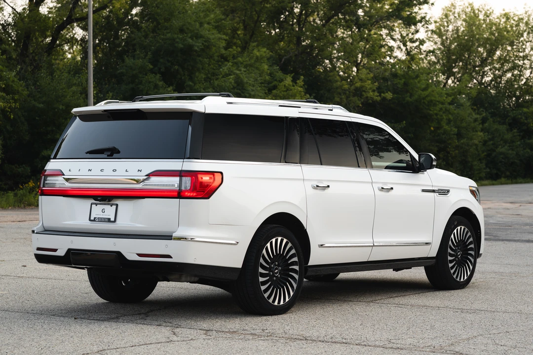 2018 Lincoln Navigator 4th Gen - Image 17 of 31