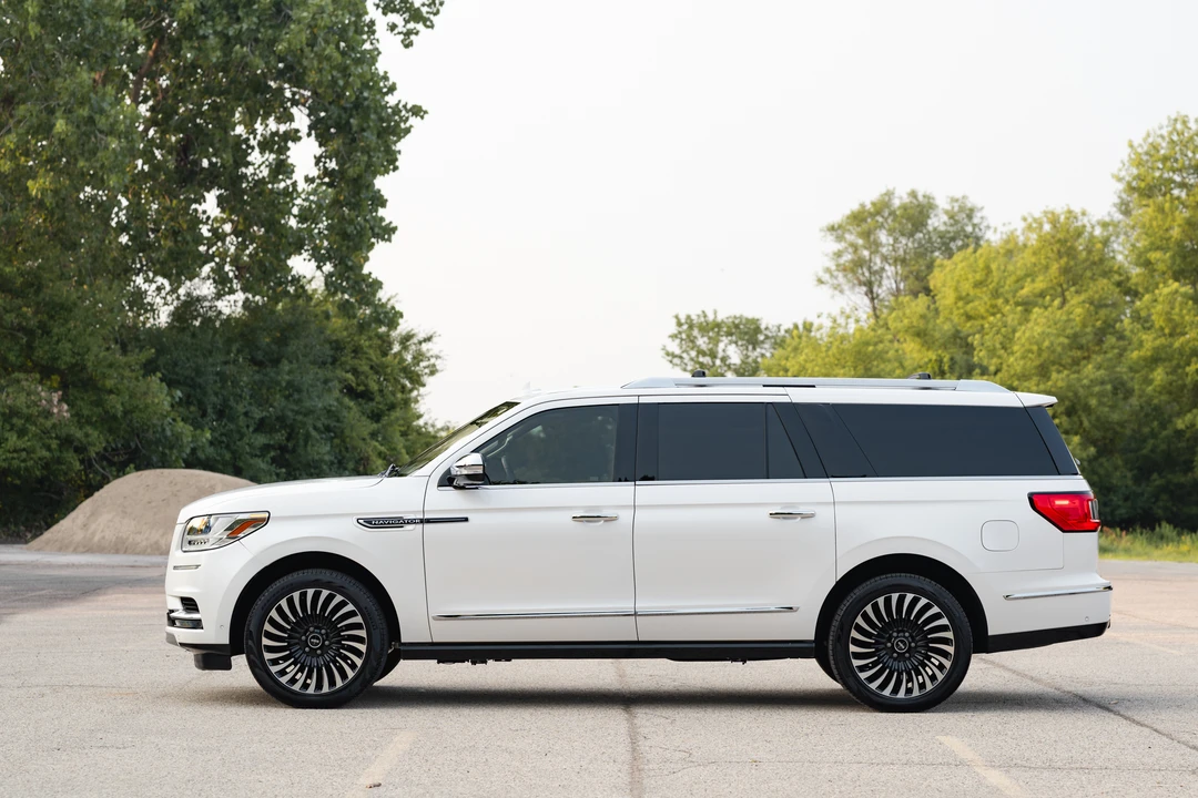2018 Lincoln Navigator 4th Gen - Image 25 of 31