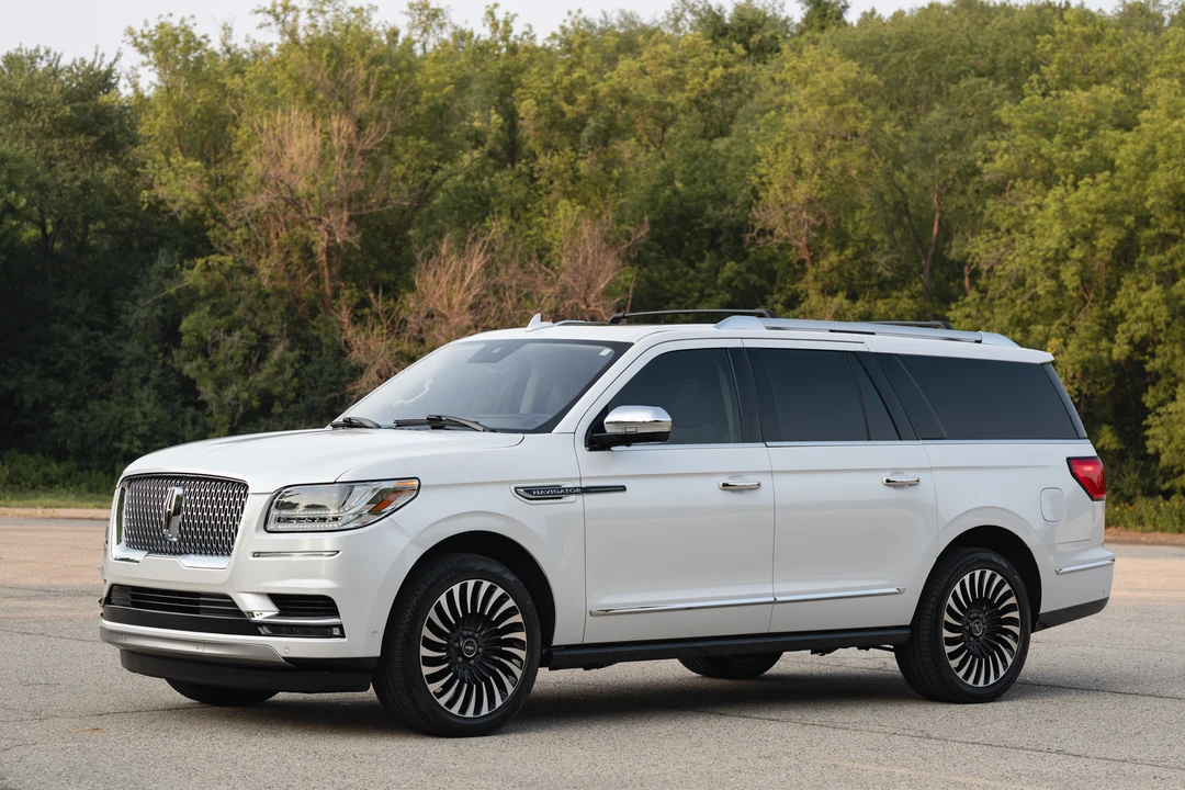 2018 Lincoln Navigator 4th Gen - Image 3 of 31