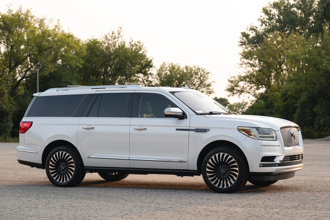 2018 Lincoln Navigator 4th Gen - Image 14 of 31