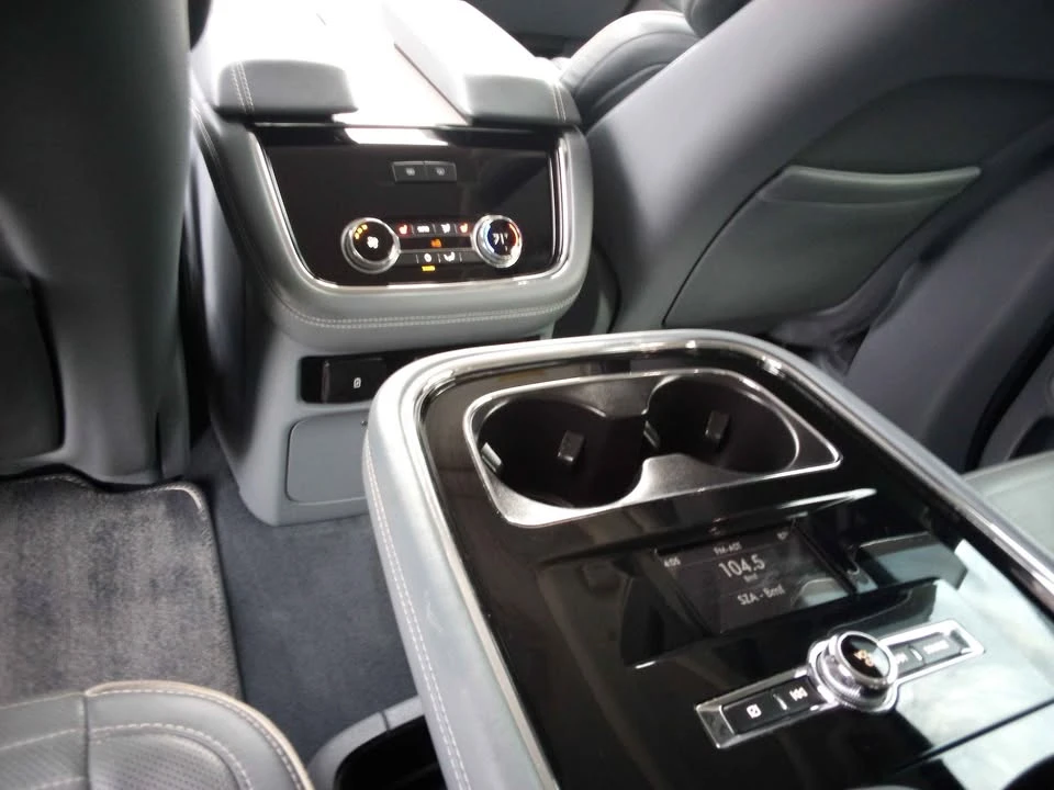 2018 Lincoln Navigator 4th Gen - Image 8 of 14