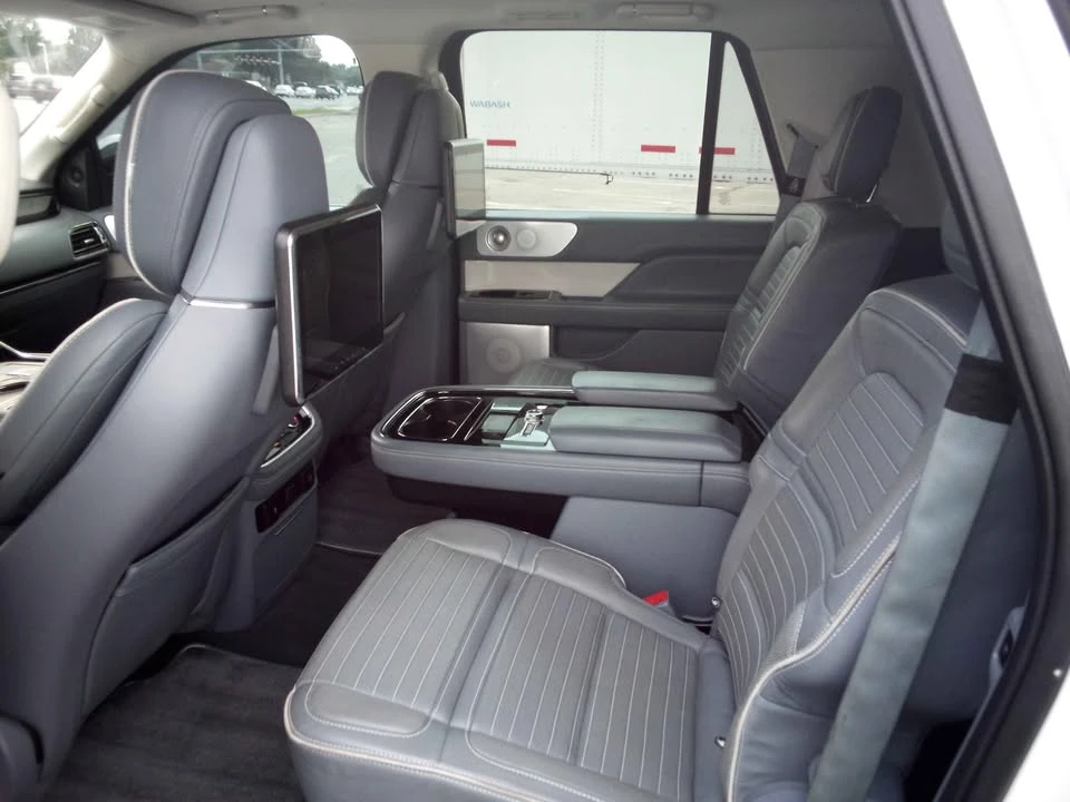2018 Lincoln Navigator 4th Gen - Image 9 of 14