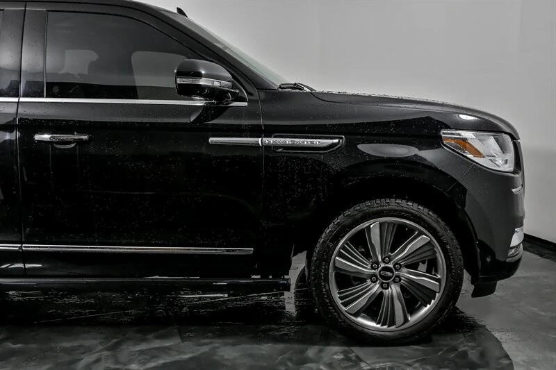 2018 Lincoln Navigator 4th Gen - Image 11 of 21