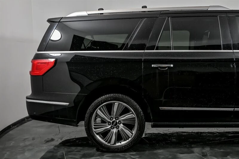2018 Lincoln Navigator 4th Gen - Image 10 of 21
