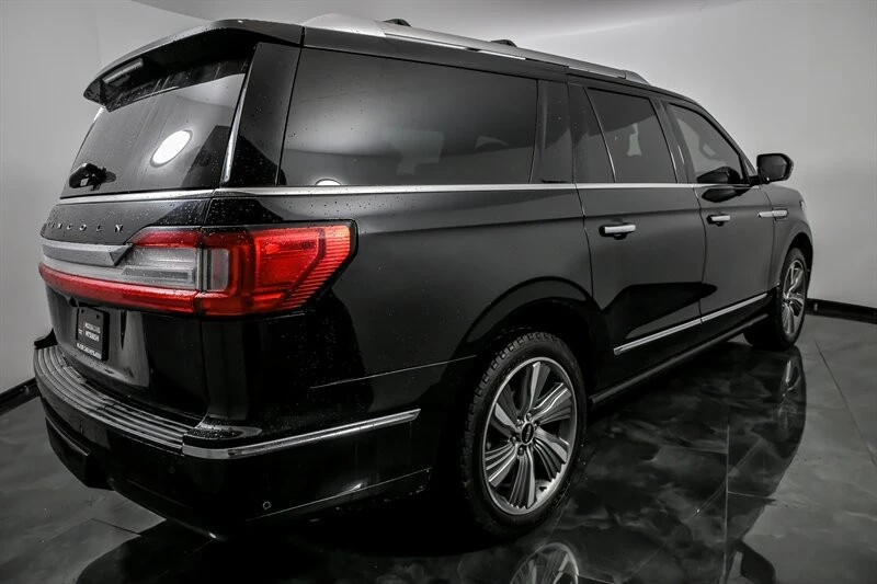 2018 Lincoln Navigator 4th Gen - Image 9 of 21