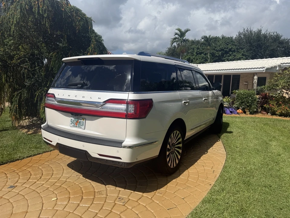 2018 Lincoln Navigator 4th Gen - Image 10 of 21