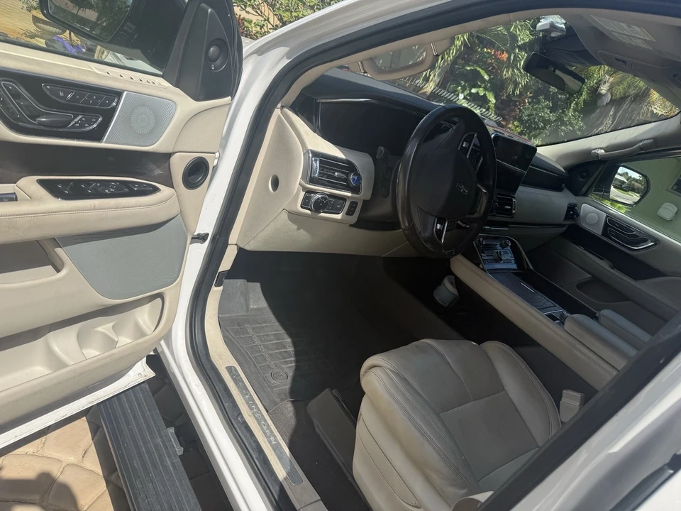 2018 Lincoln Navigator 4th Gen - Image 18 of 21