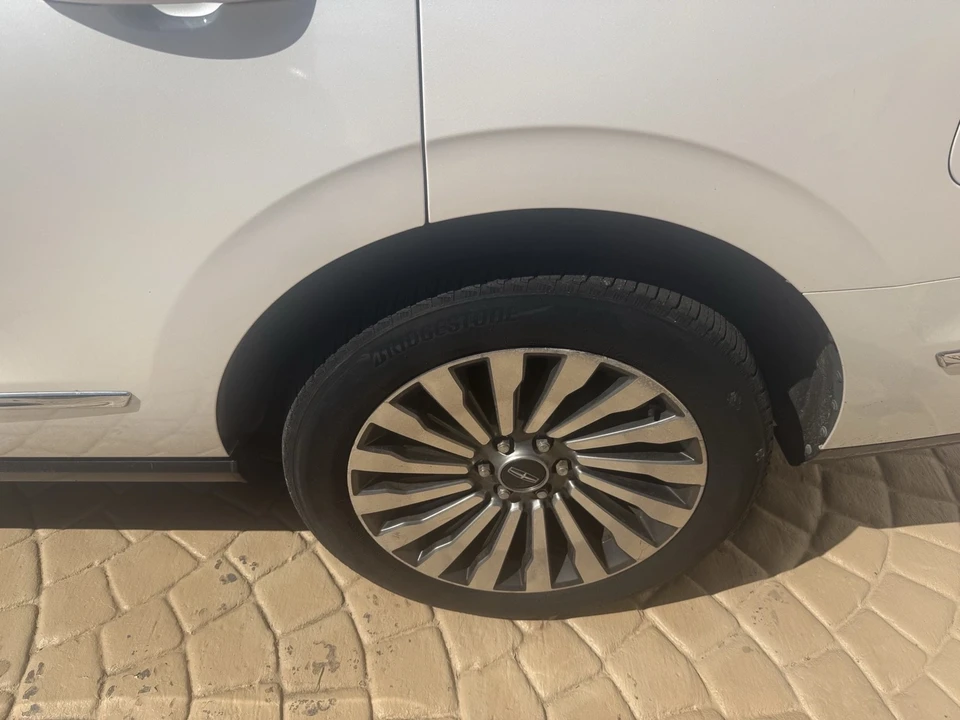 2018 Lincoln Navigator 4th Gen - Image 5 of 21