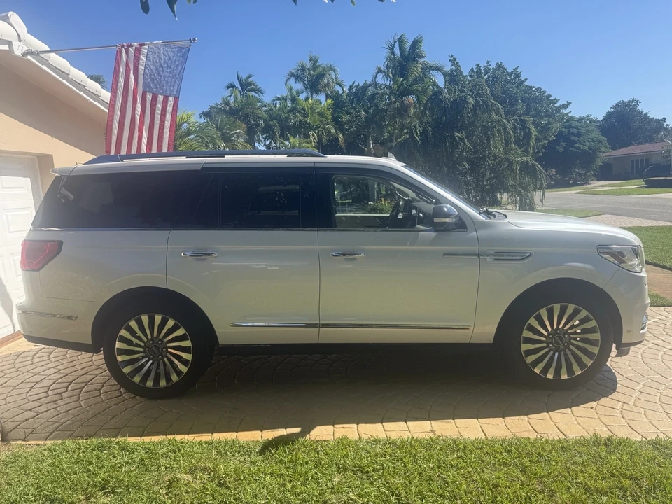 2018 Lincoln Navigator 4th Gen - Image 3 of 21