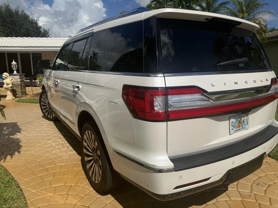 2018 Lincoln Navigator 4th Gen - Image 11 of 21