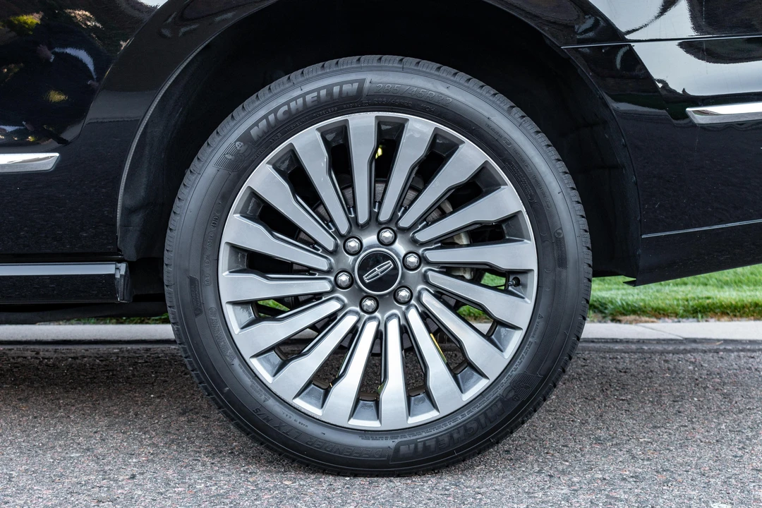2018 Lincoln Navigator 4th Gen - Image 22 of 31