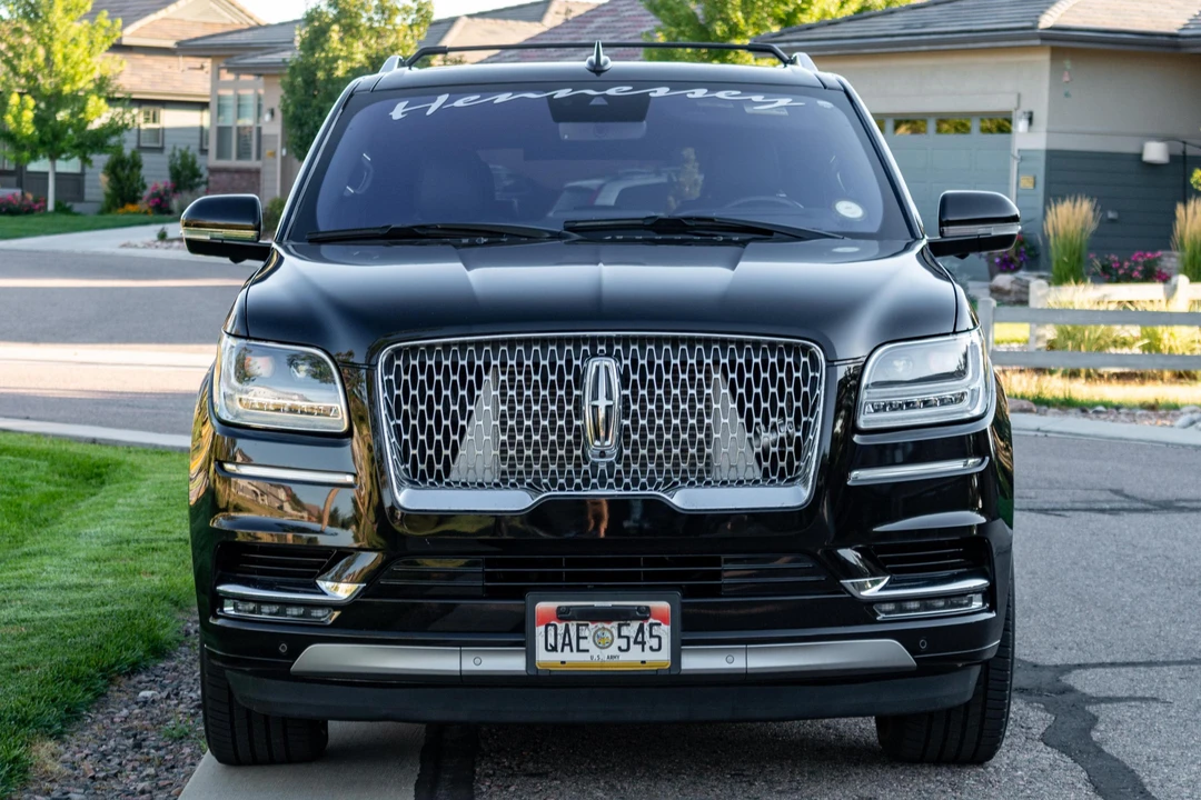 2018 Lincoln Navigator 4th Gen - Image 2 of 31