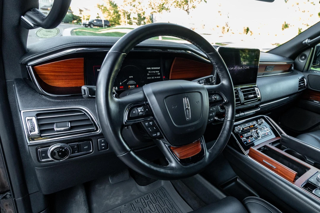 2018 Lincoln Navigator 4th Gen - Image 24 of 31