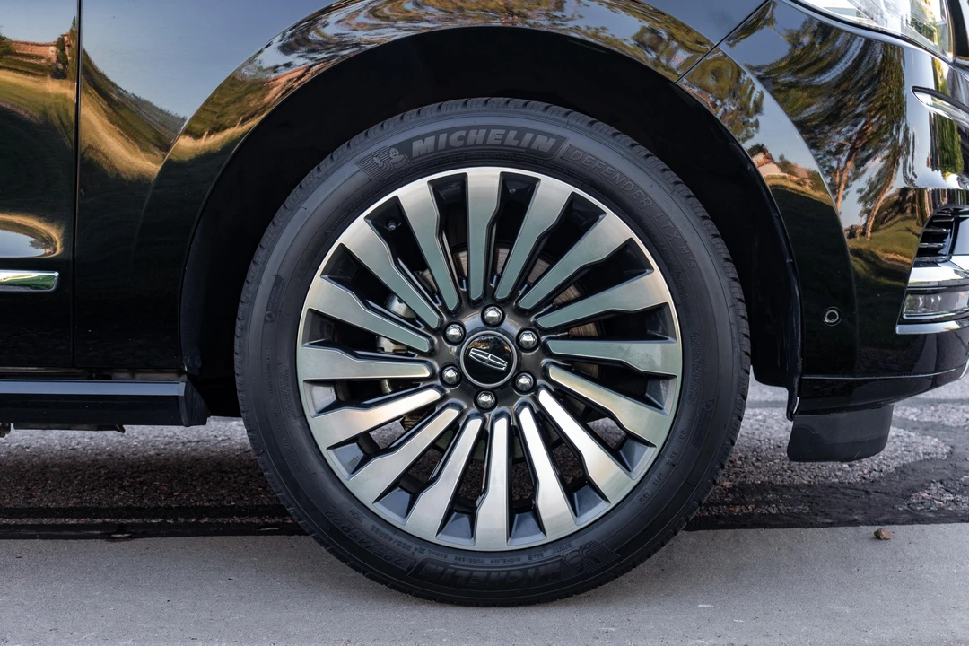 2018 Lincoln Navigator 4th Gen - Image 21 of 31