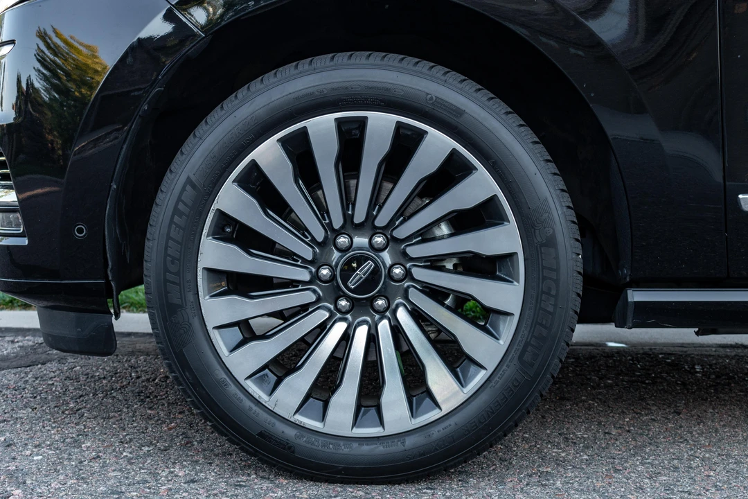 2018 Lincoln Navigator 4th Gen - Image 20 of 31