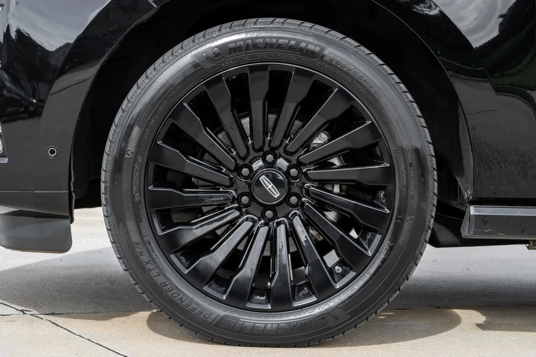 2018 Lincoln Navigator 4th Gen - Image 29 of 31