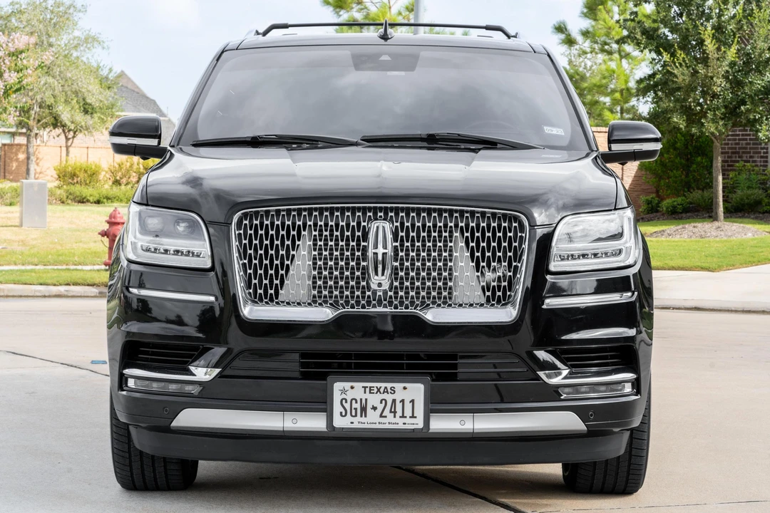 2018 Lincoln Navigator 4th Gen - Image 2 of 31