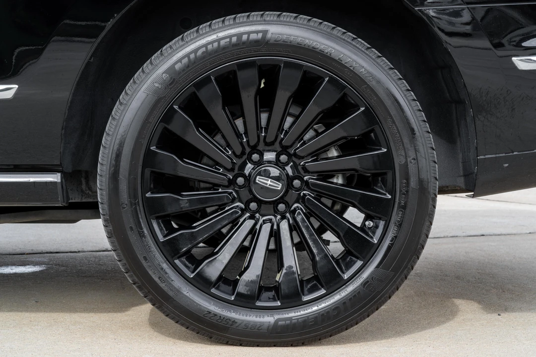 2018 Lincoln Navigator 4th Gen - Image 30 of 31