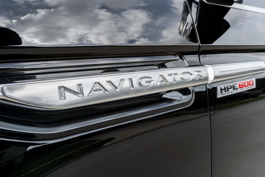 2018 Lincoln Navigator 4th Gen - Image 16 of 31