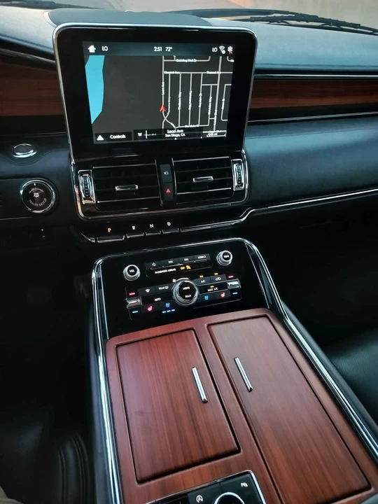 2018 Lincoln Navigator 4th Gen - Image 10 of 14