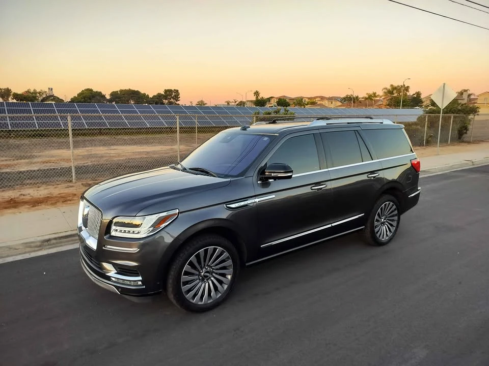 2018 Lincoln Navigator 4th Gen - Image 2 of 14