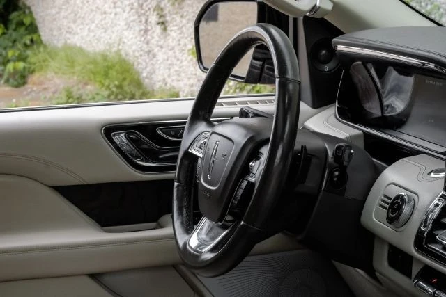 2018 Lincoln Navigator 4th Gen - Image 15 of 21