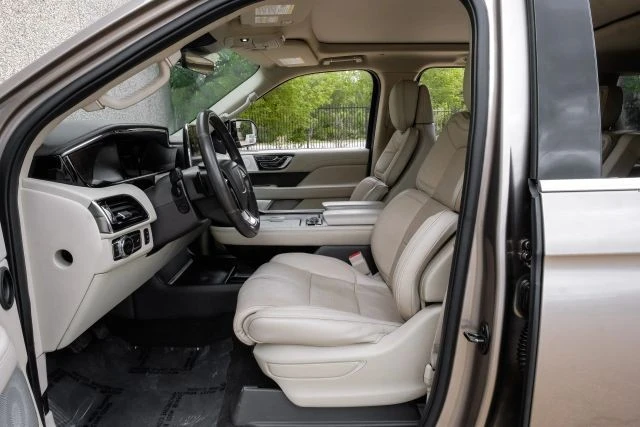 2018 Lincoln Navigator 4th Gen - Image 4 of 21