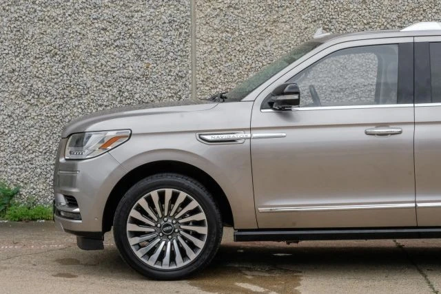 2018 Lincoln Navigator 4th Gen - Image 11 of 21