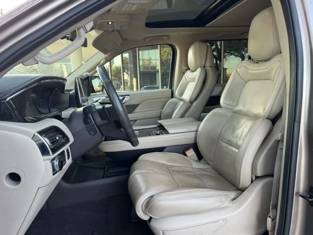 2018 Lincoln Navigator 4th Gen - Image 11 of 21