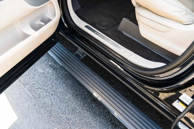2018 Lincoln Navigator 4th Gen - Image 14 of 21