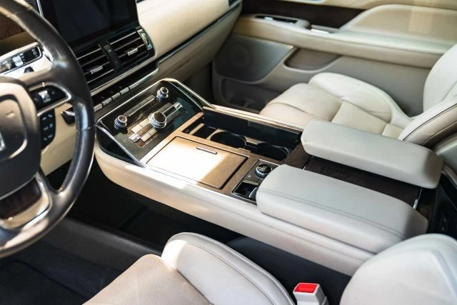 2018 Lincoln Navigator 4th Gen - Image 18 of 21