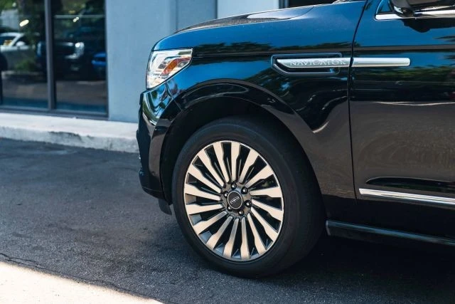 2018 Lincoln Navigator 4th Gen - Image 4 of 21