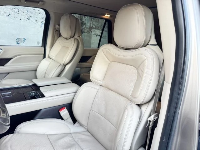 2018 Lincoln Navigator 4th Gen - Image 11 of 21