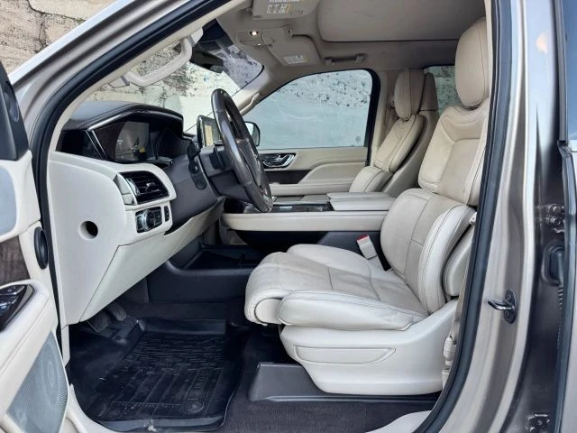 2018 Lincoln Navigator 4th Gen - Image 10 of 21