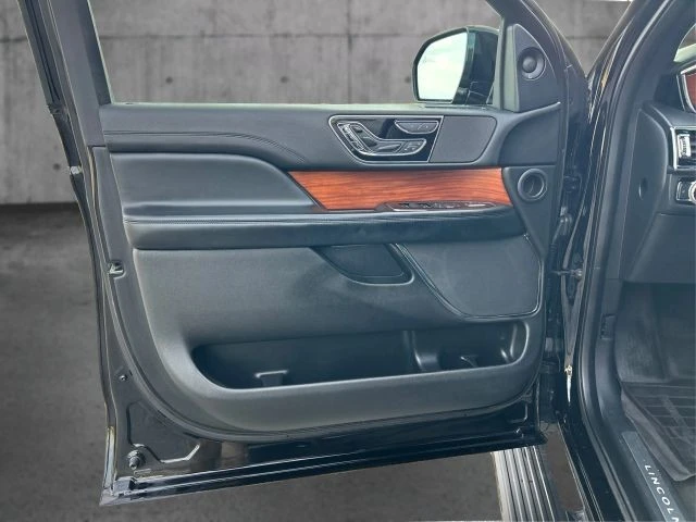 2018 Lincoln Navigator 4th Gen - Image 20 of 21