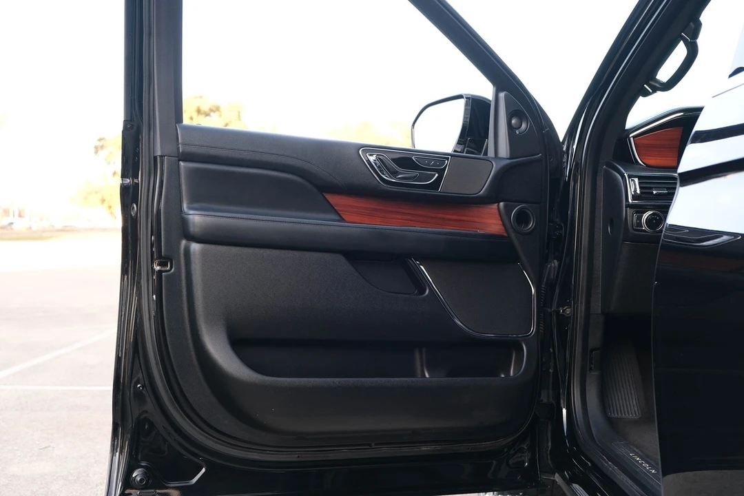 2018 Lincoln Navigator 4th Gen - Image 12 of 21