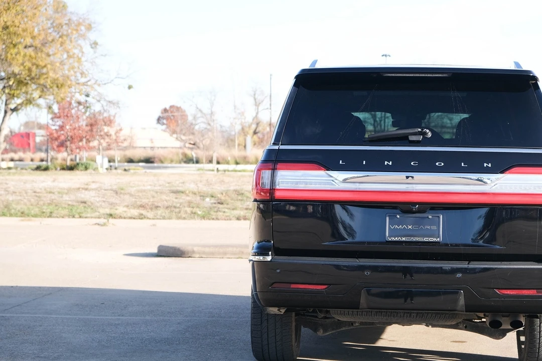 2018 Lincoln Navigator 4th Gen - Image 9 of 21