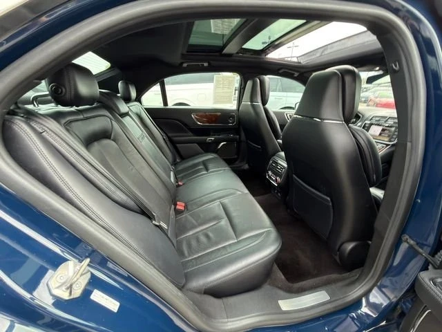 2018 Lincoln Continental 10th Gen - Image 10 of 20