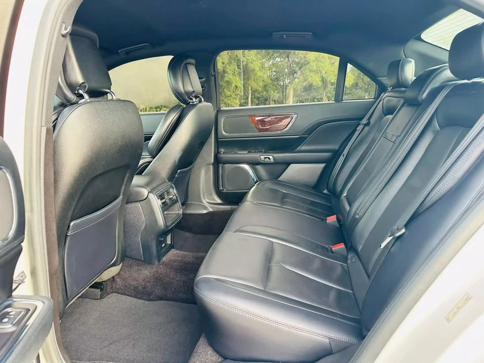 2018 Lincoln Continental 10th Gen - Image 15 of 20