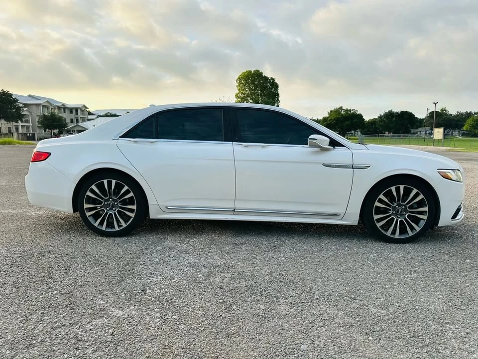 2018 Lincoln Continental 10th Gen - Image 5 of 20