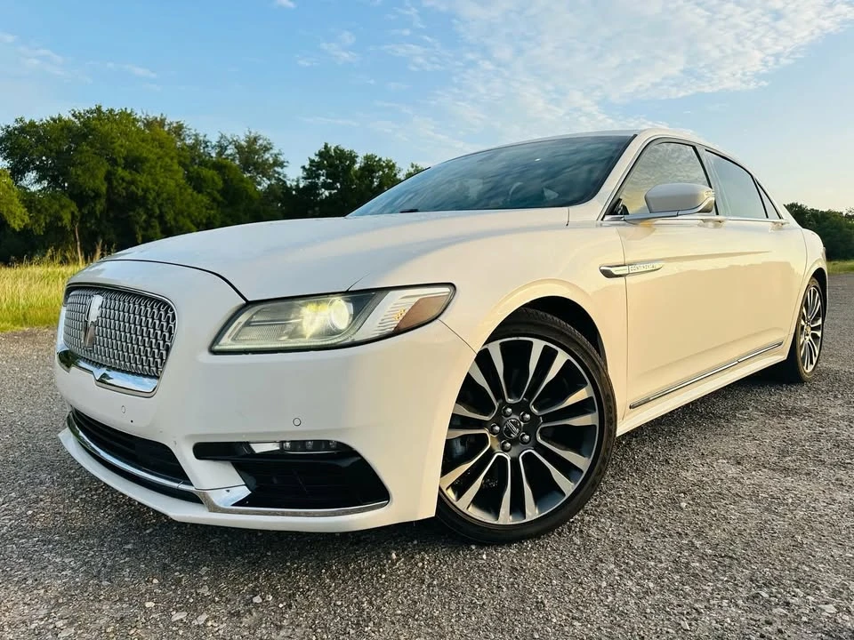 2018 Lincoln Continental 10th Gen - Image 2 of 20