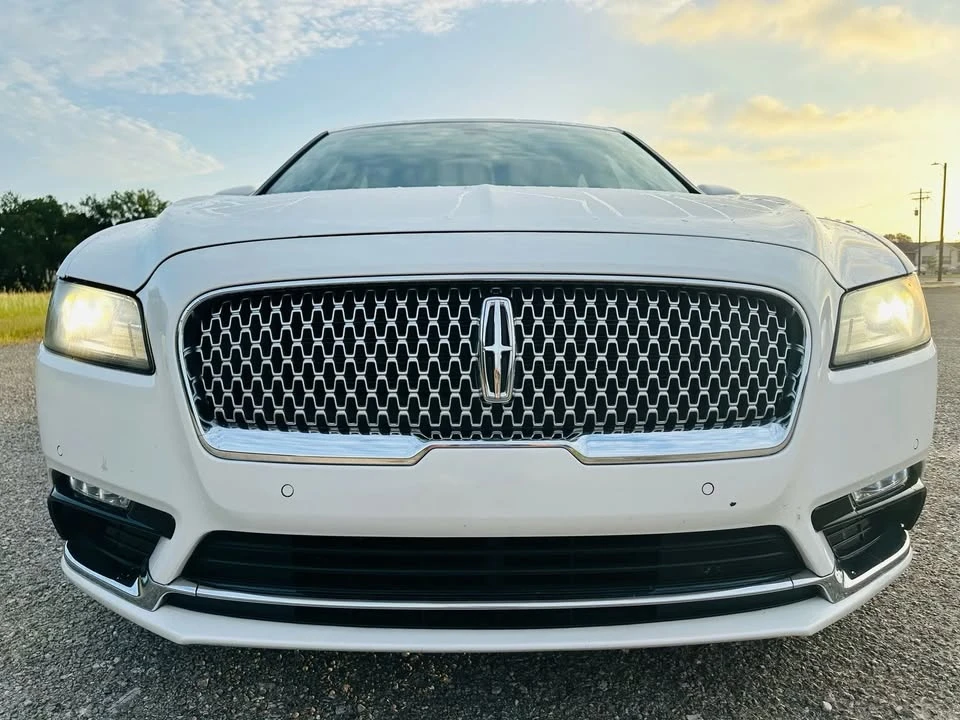 2018 Lincoln Continental 10th Gen - Image 3 of 20