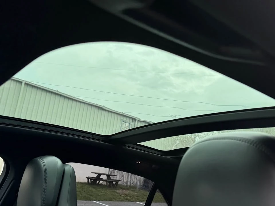 2018 Lincoln Continental 10th Gen - Image 13 of 17