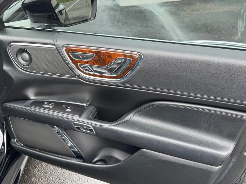2018 Lincoln Continental 10th Gen - Image 17 of 17