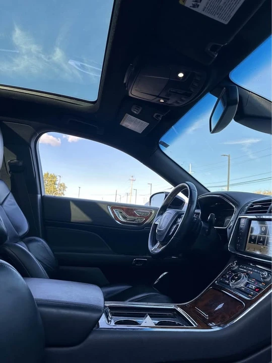 2018 Lincoln Continental 10th Gen - Image 8 of 10