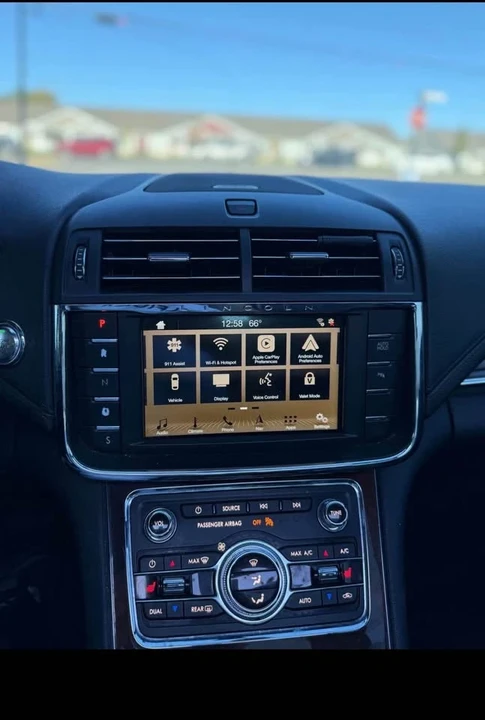 2018 Lincoln Continental 10th Gen - Image 16 of 19