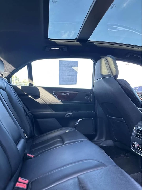 2018 Lincoln Continental 10th Gen - Image 9 of 10